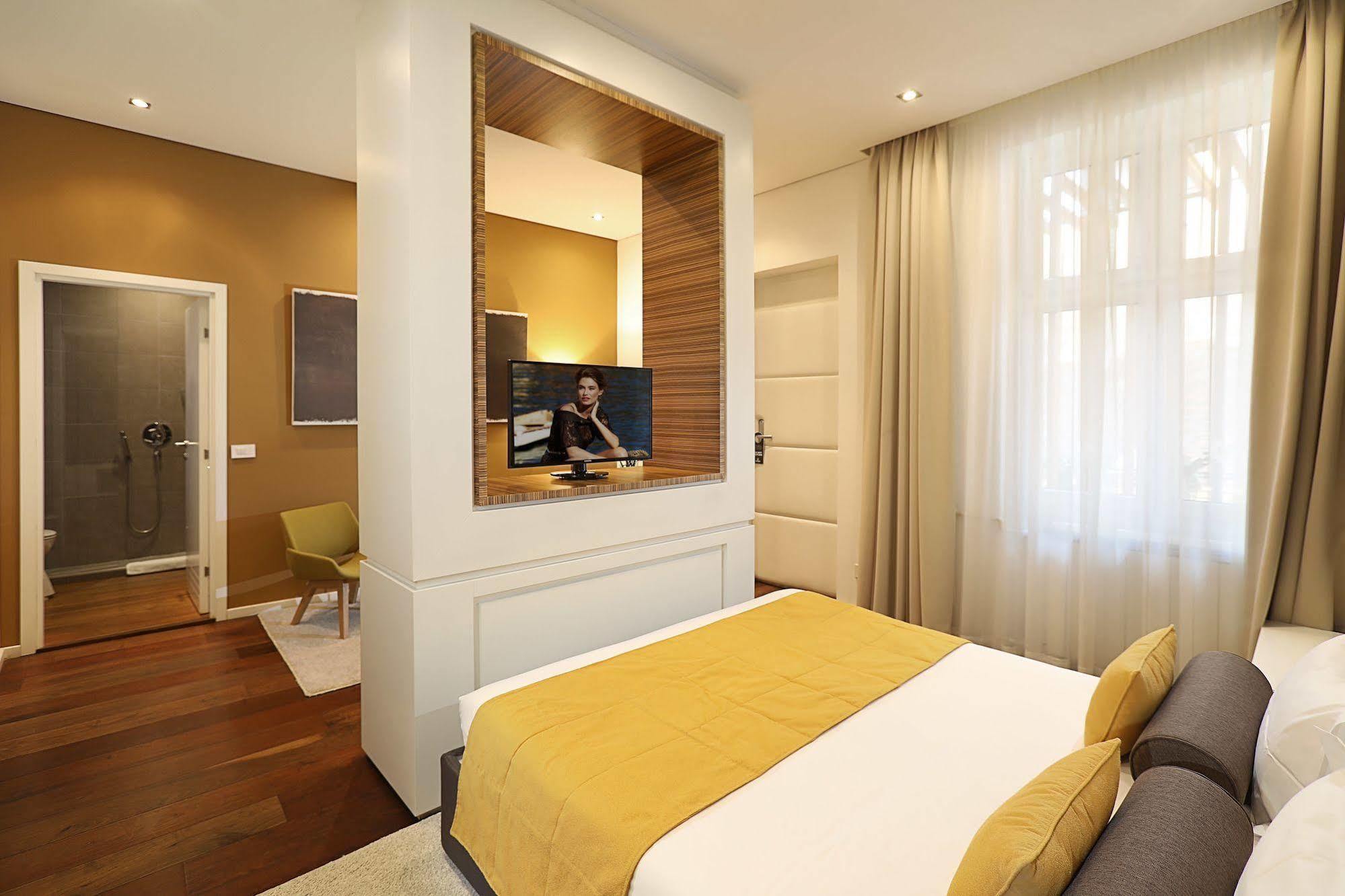 Dominic Smart & Luxury Suites - Terazije Belgrade Luaran gambar